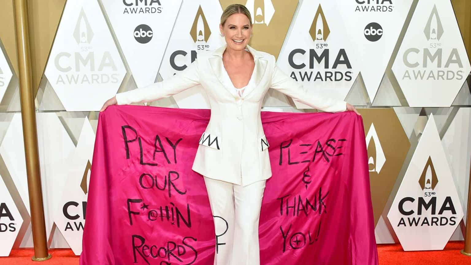 Jennifer Nettles at the 2020 Country Music Awards