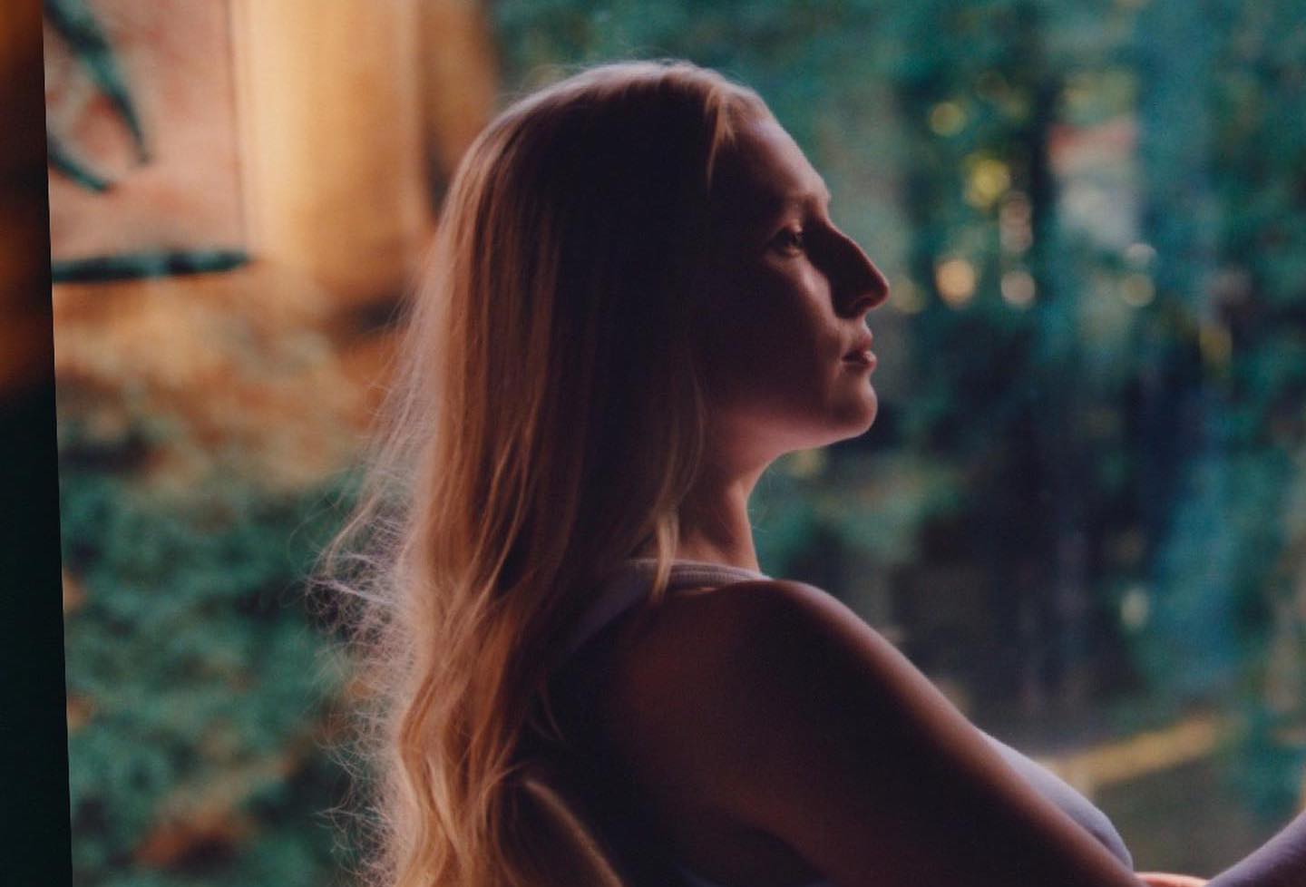 Billie Marten Creates a Peaceful Safe Haven in “This Is How We Move” -  Atwood Magazine