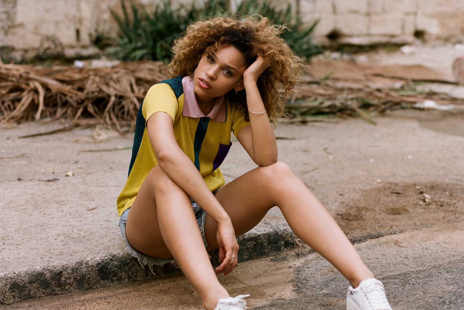 Review: Izzy Bizu Finds Clarity on "A Moment of Madness" - Atwood...