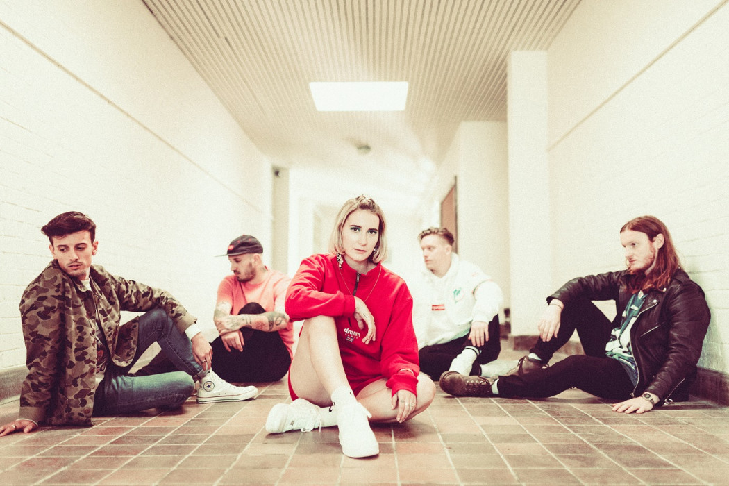 Fickle Friends © Polydor Records