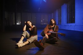 Noah Kahan & mxmtoon collaborate on "Pride" © Jenny Alice Watts