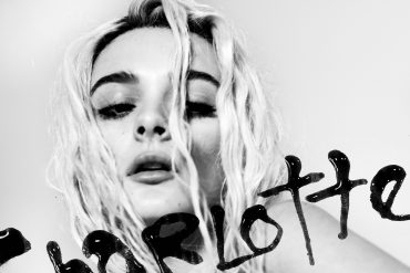 CHARLOTTE - Charlotte Lawrence