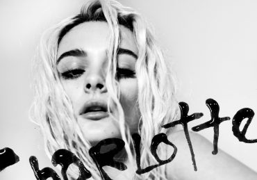 CHARLOTTE - Charlotte Lawrence