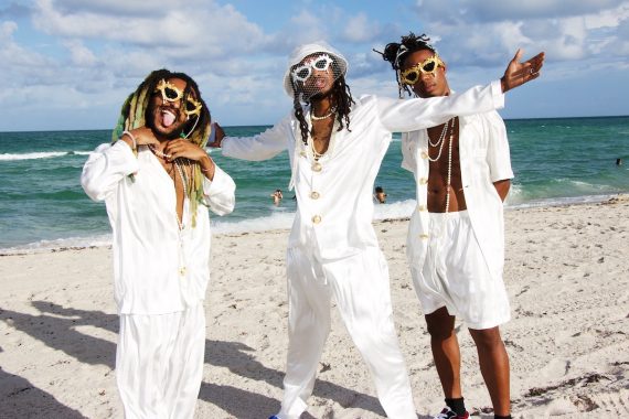 Minus Gravity © Sydney Belladonna