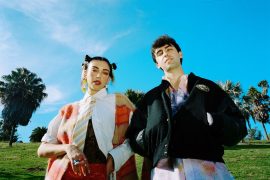 BETWEEN FRIENDS © Elizabeth Miranda