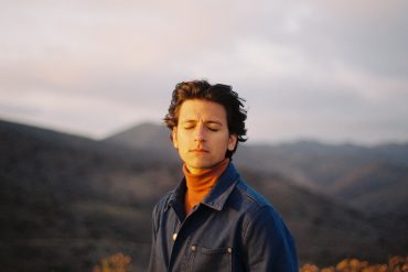 Blonde Holly © Jacob Cummings