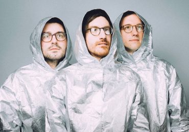 Pet Symmetry © Sam Porter