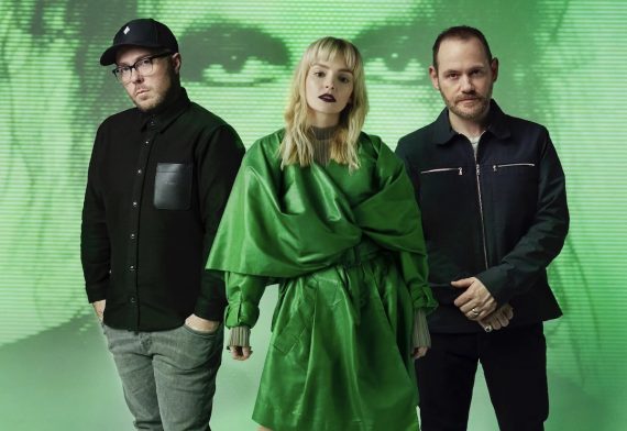 CHVRCHES © Sebastian Mlynarski & Kevin J Thomson