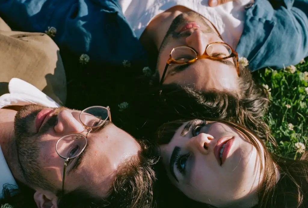 Today’s Song: Worthitpurchase Weave Dreamy, Delicate Wonders on “Inbetween”