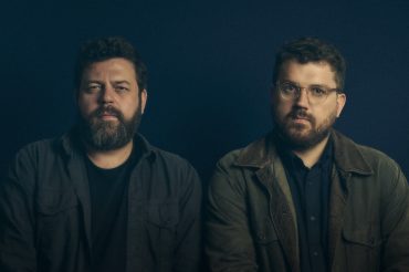 Bear's Den © Bennie Curnow