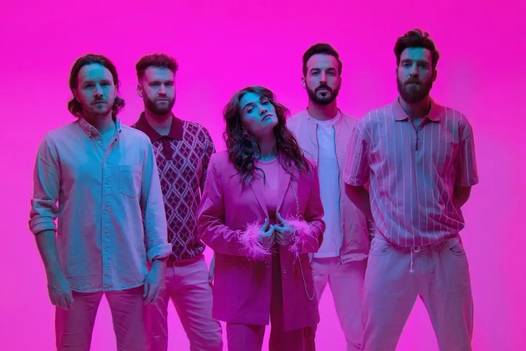 Today’s Song: MisterWives Triumph with Resilient Independent Single “Stepped on a Bee” and The Best Live Show You’ll See