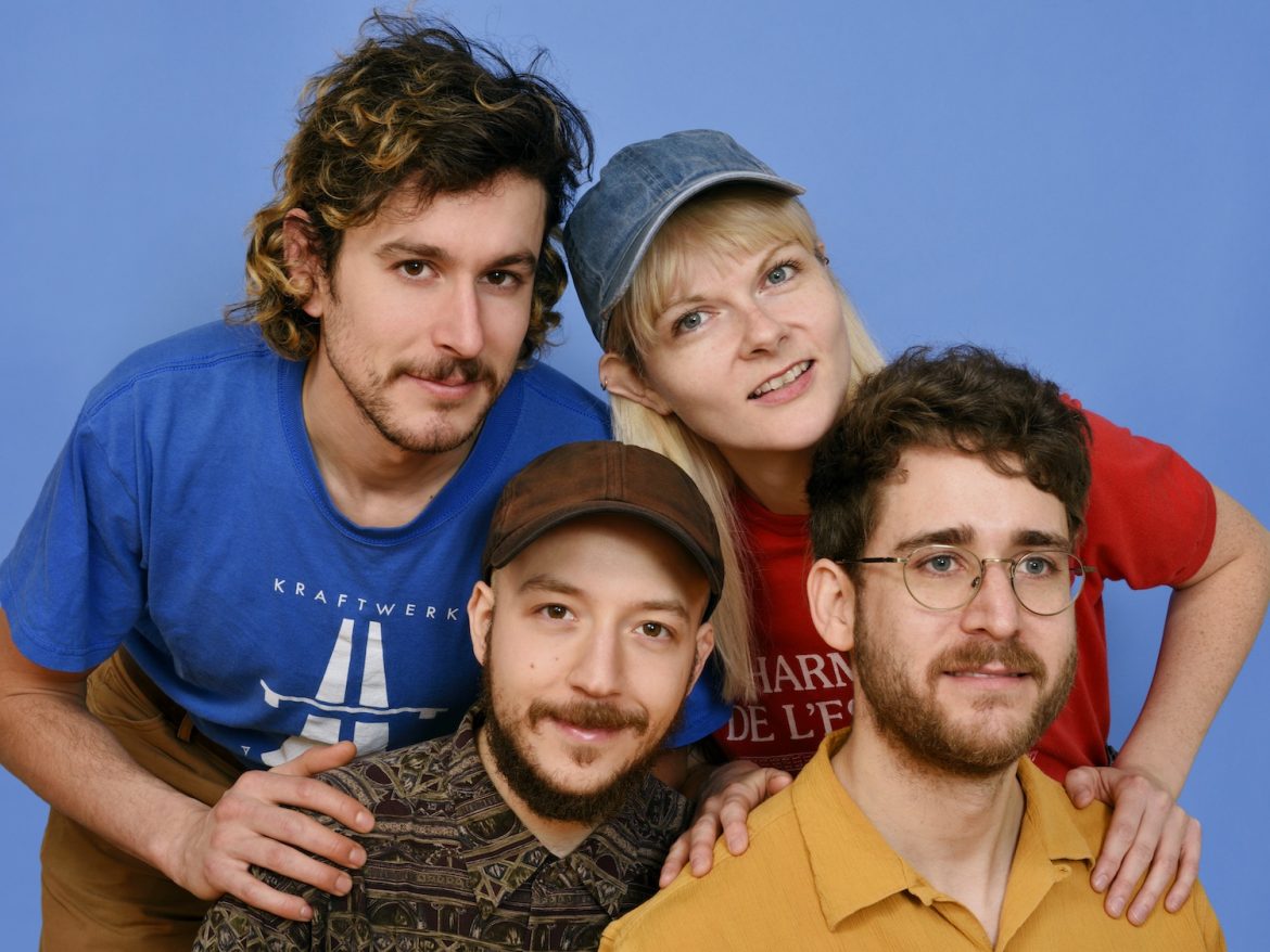 No Frills © Andrew McGill