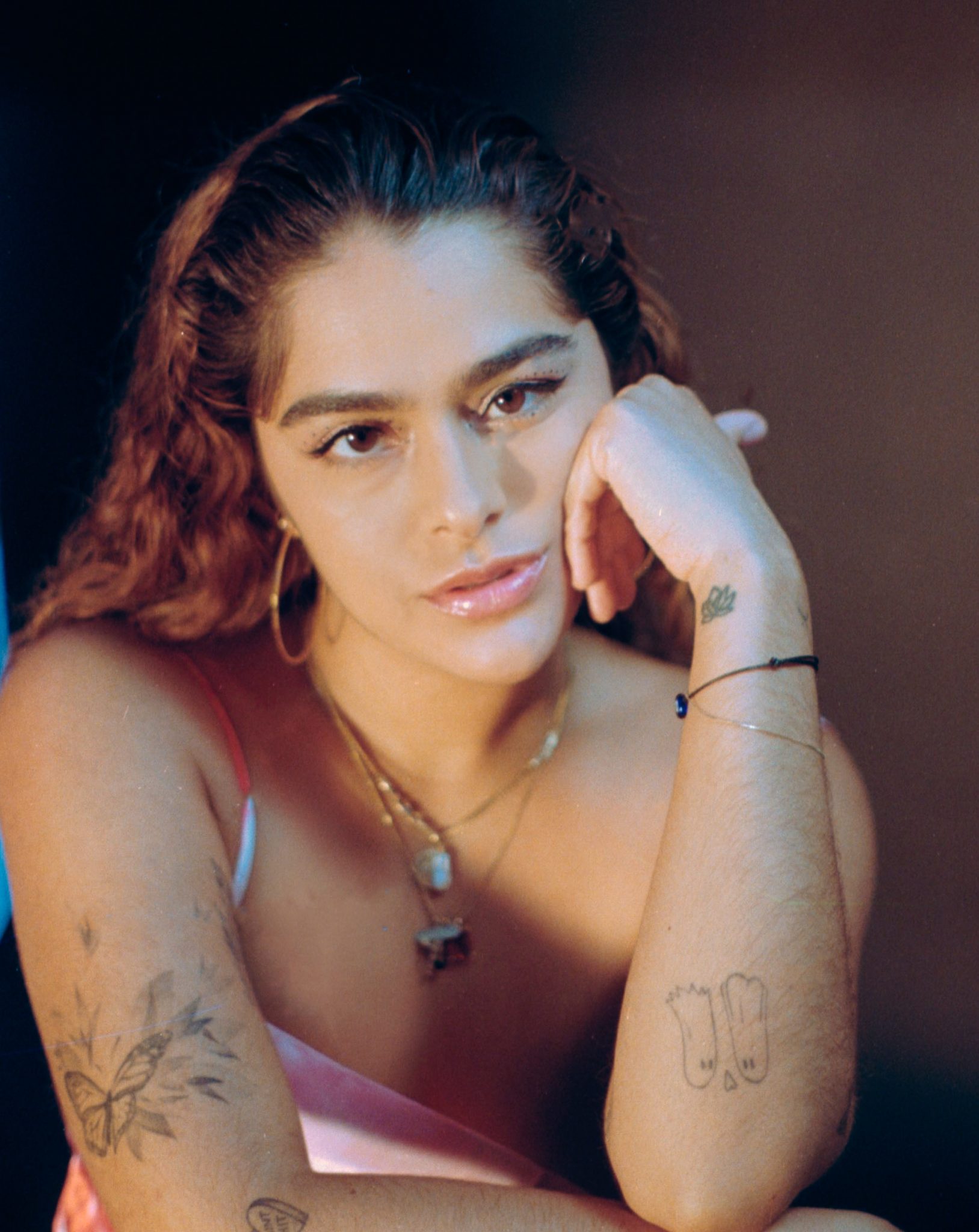 From Rags to Riches to Wand Swishes: Riela Channels Tarot Magic Themes ...