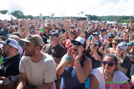 FloydFest 2022, Turnpike Troubadours crowd shot © Bob Adamek
