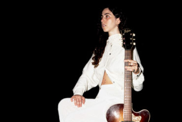 April Marmara © Elisa Azevedo (@intowarmerair)