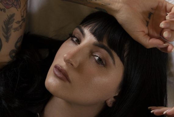 Julia Michaels "Sorry To Me Too" © 2023