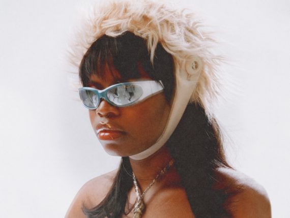 Vagabon - "Carpenter" © Ace Amir & Alexa Viscius