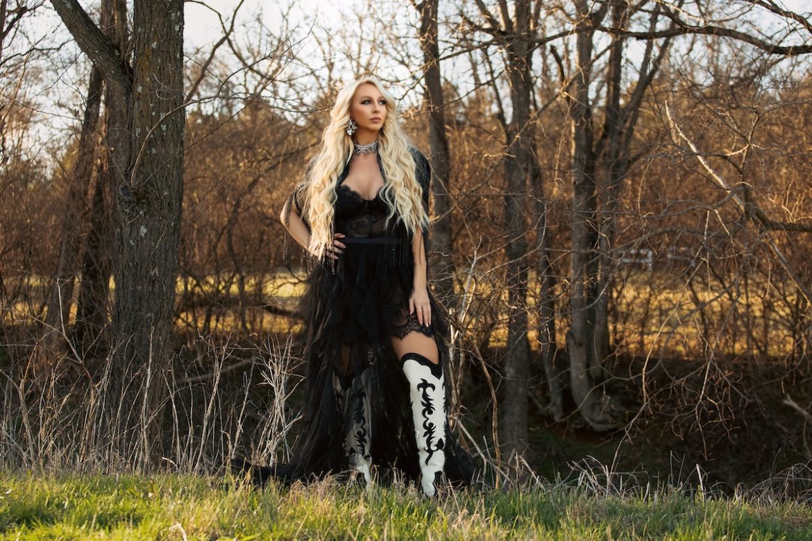 Becca Bowen © Artisan Imagery