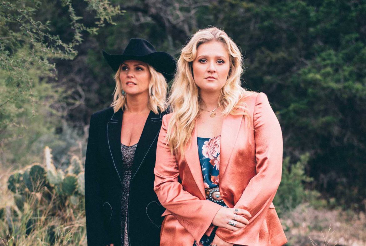 Cliffs + Caves © Kirby Trapolino