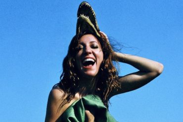 Lauren Lakis "Take My Hand" © 2023