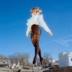 LIGHT AS A FEATHER - OTNES