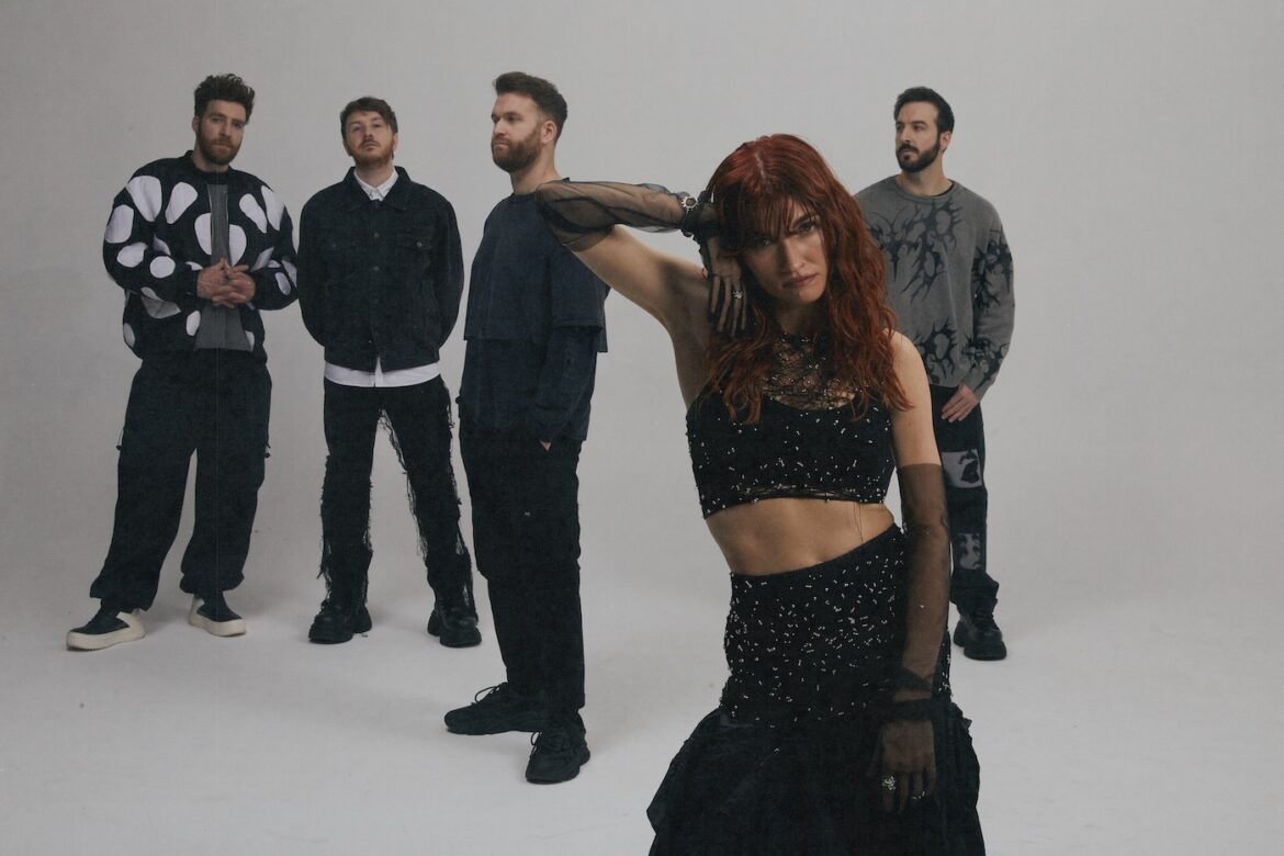 Misterwives 'Nosebleeds' © Matty Vogel