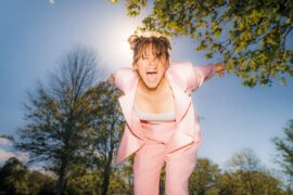 BIZZY © Maxwell Goldberg