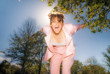 BIZZY © Maxwell Goldberg