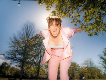 BIZZY © Maxwell Goldberg