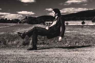 Didirri is 'Caught in the Act' © Ian Laidlaw