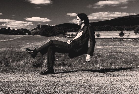 Didirri is 'Caught in the Act' © Ian Laidlaw