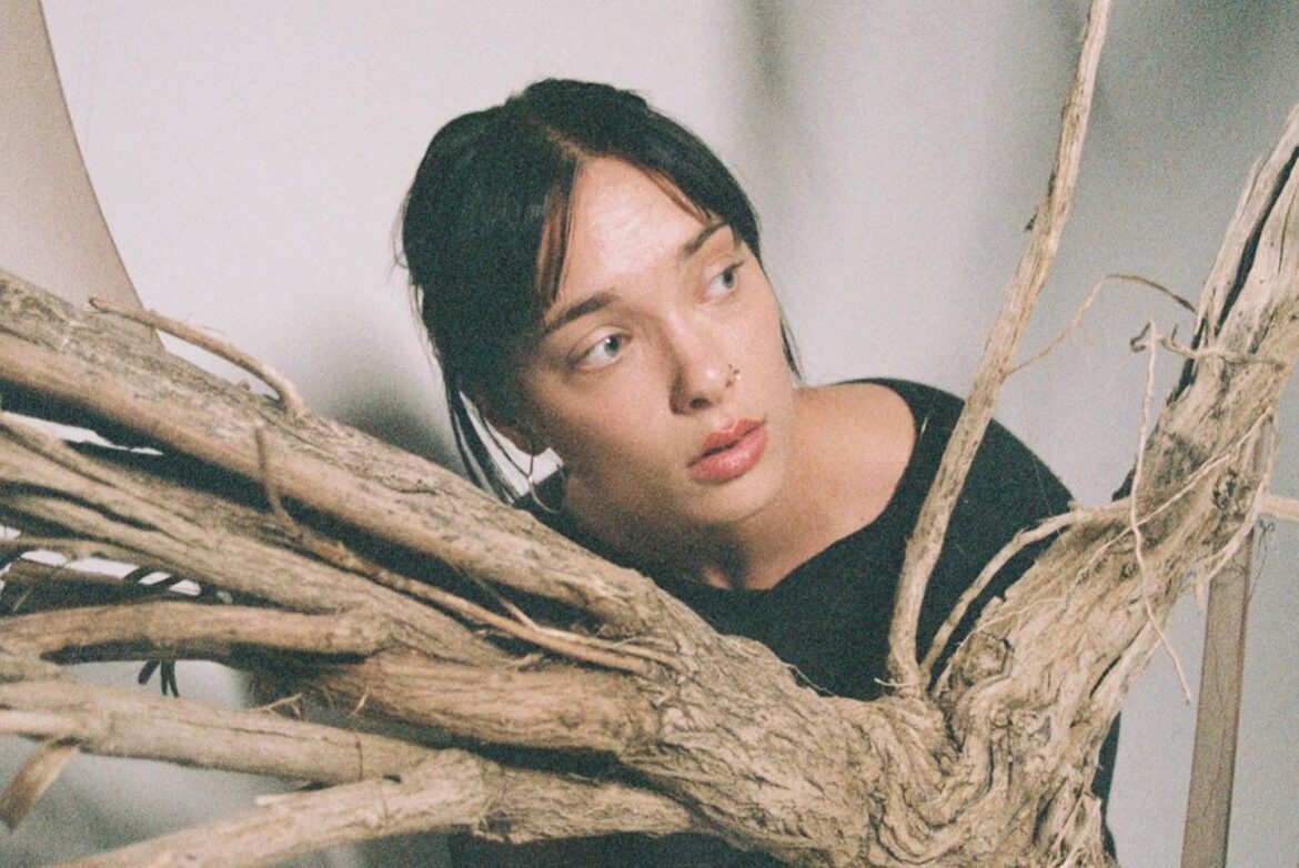 Abby Sage "Hunger" © cloudyytots