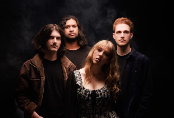 Joan and the Giants © Isabelle Haubrich