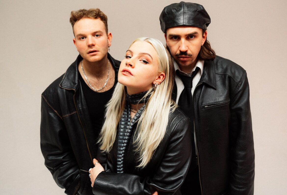 swim school © Rory Barnes