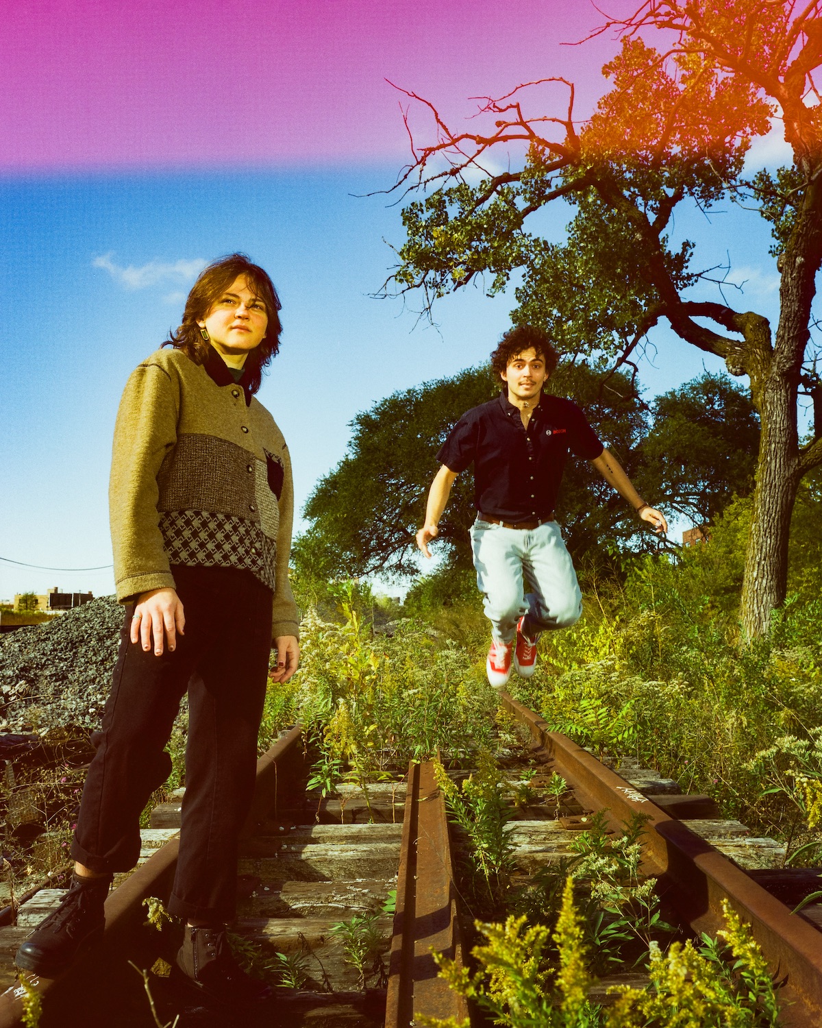 Friko consists of vocalist/guitarist Niko Kapetan and drummer Bailey Minzenberger © Pooneh Ghana