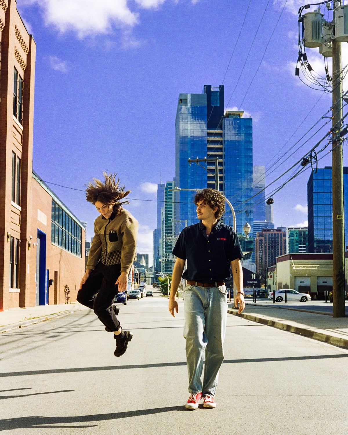 Friko consists of vocalist/guitarist Niko Kapetan and drummer Bailey Minzenberger © Pooneh Ghana