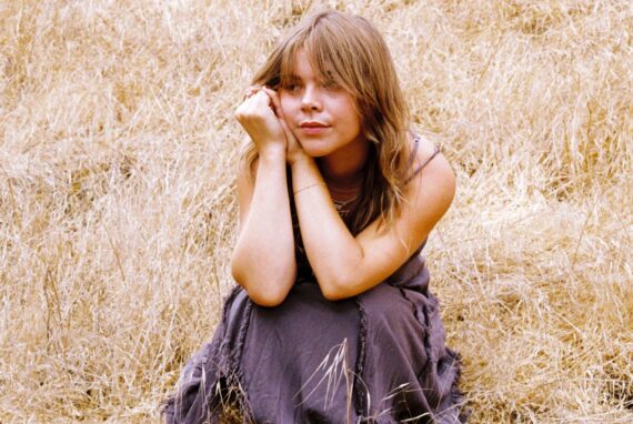 Ellie Irwin © @sikinunday