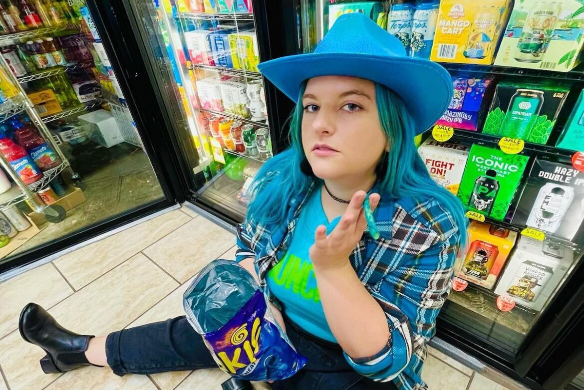 Kendra Celise "Don’t Look Away" © 2024