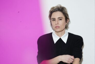 Leslie Mendelson © Mary Ellen Matthews