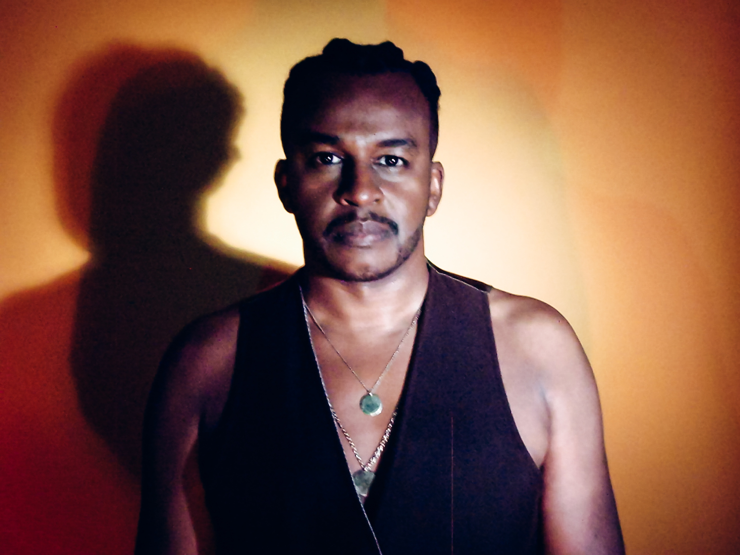 Sinkane's Ahmed Gallab © Dani Barbieri