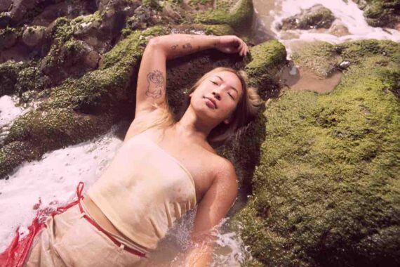 Vicky Farewell © Robb Klassen