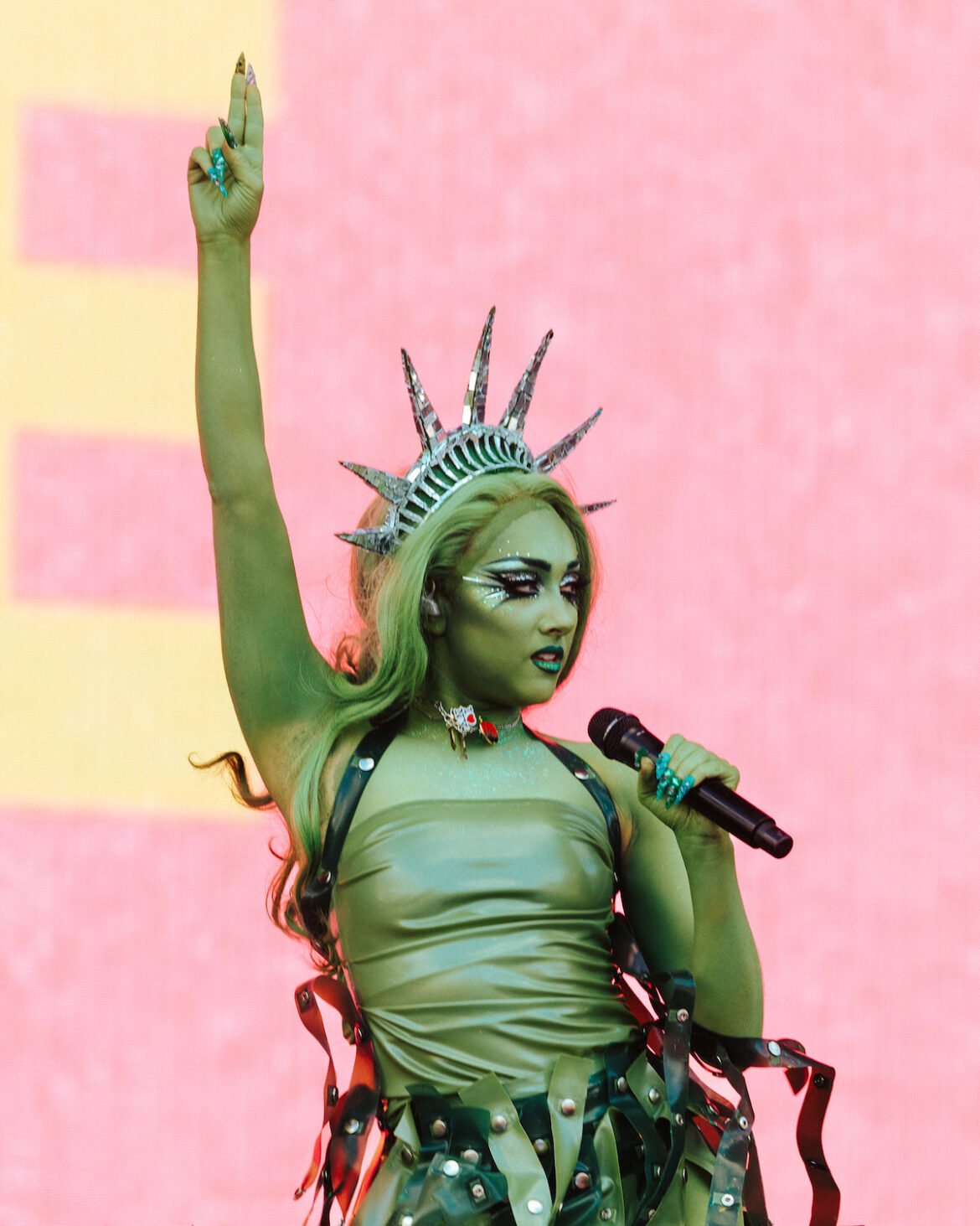 Chappell Roan Dons Statue of Liberty Drag at NYC’s Governors Ball ...