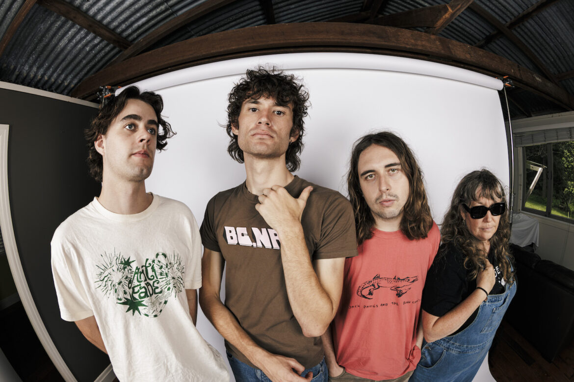 Girl and Girl © James Caswell