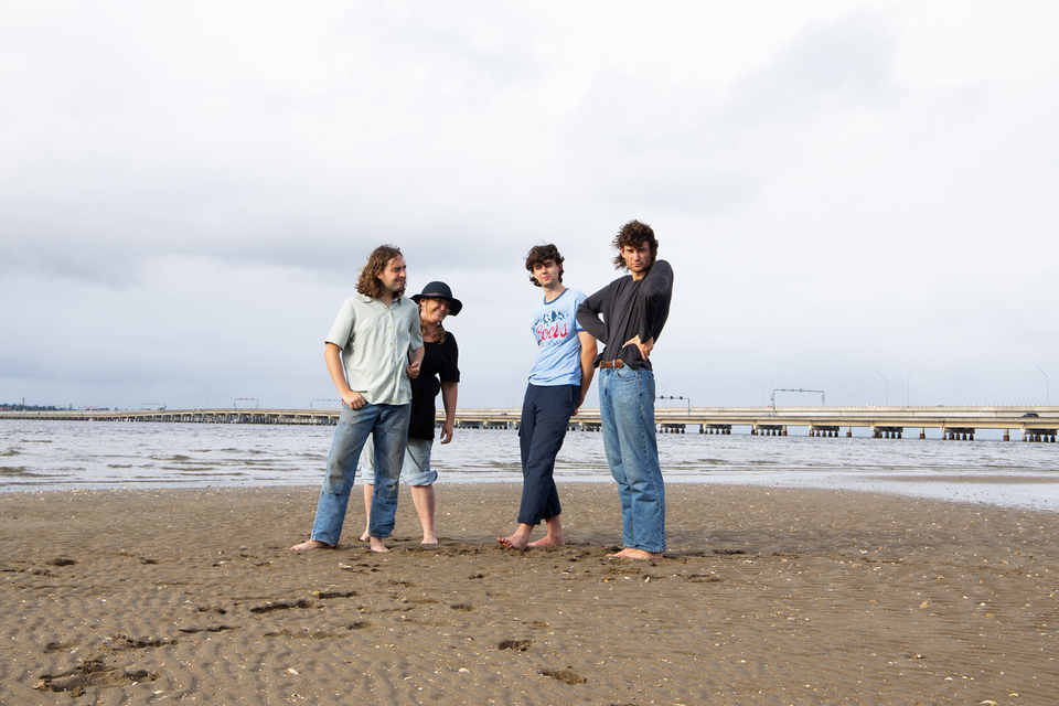 Girl and Girl © Zac Bayly