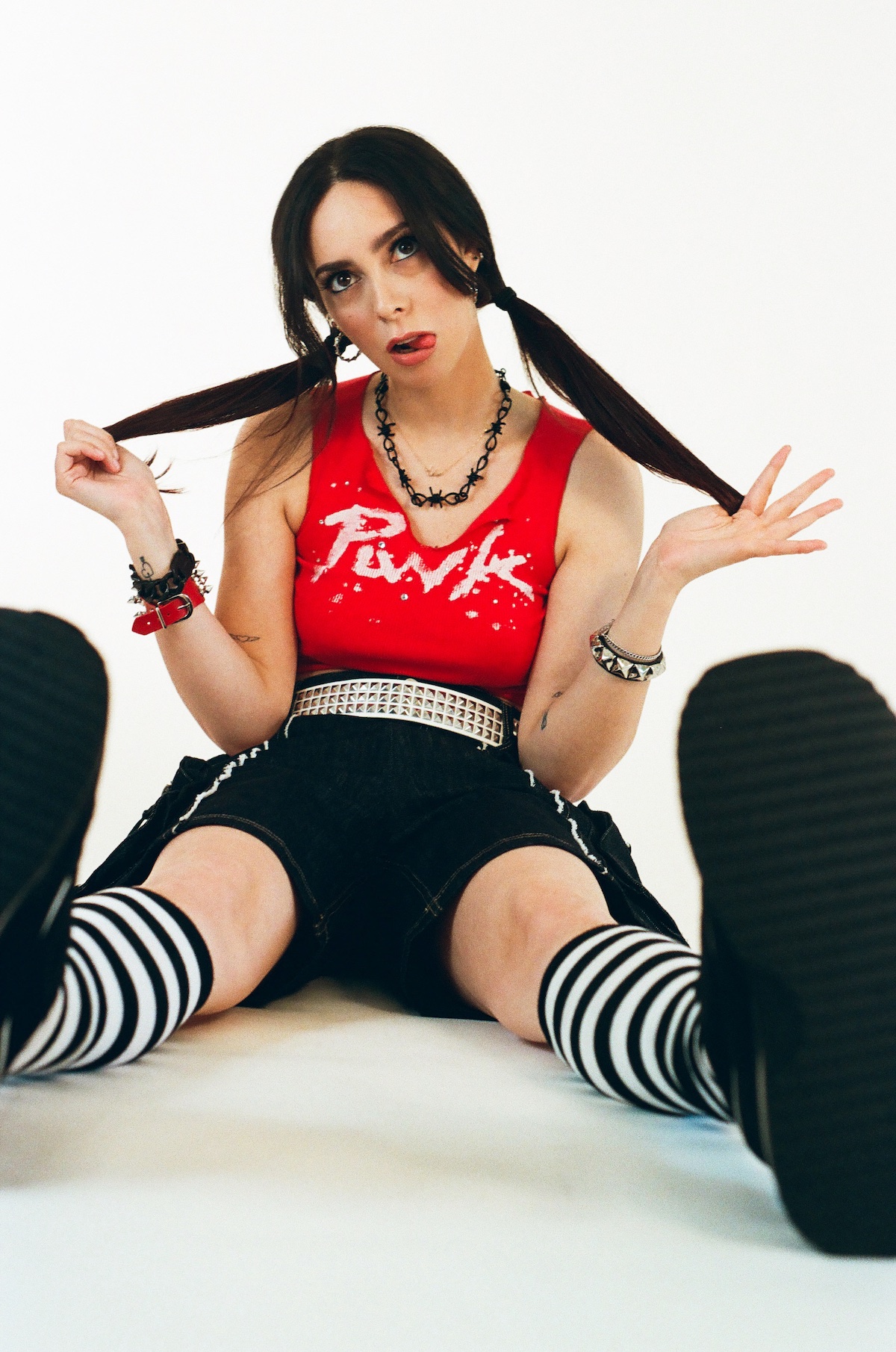 LØLØ 'falling for robots & wishing i was one' © Steph Verschuren