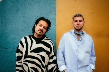 Milky Chance "Naked and Alive" © Anthony Molina