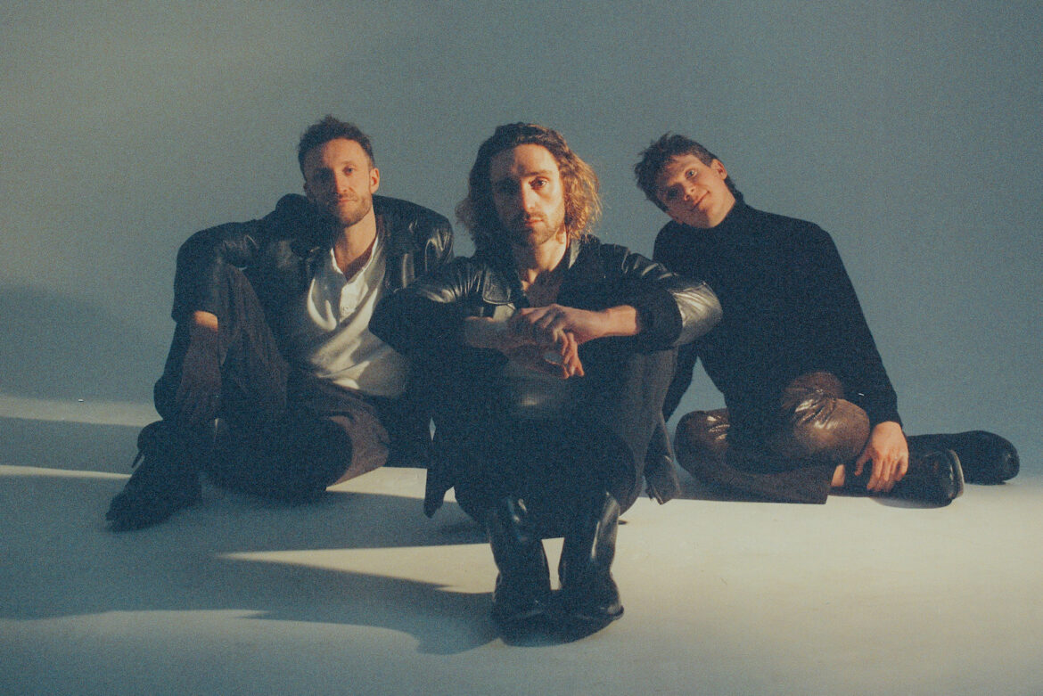 New Gaze © Aubrey Simpson