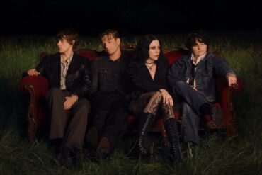 Pale Waves 'Perfume' © Kelsi Luck