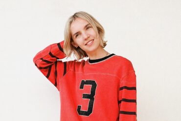 The Japanese House ":)" © Carissa Gallo