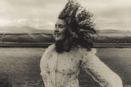 Julia Logan "Mirrors" © Olof Grind